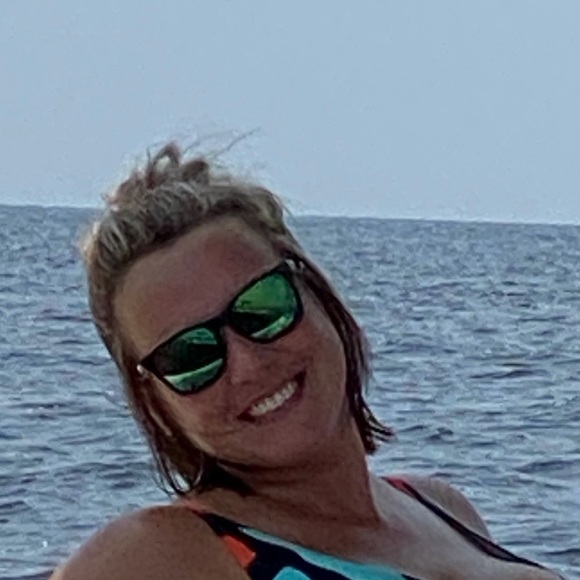 Meet your Posher, Tiffany - Picture 1 of 1